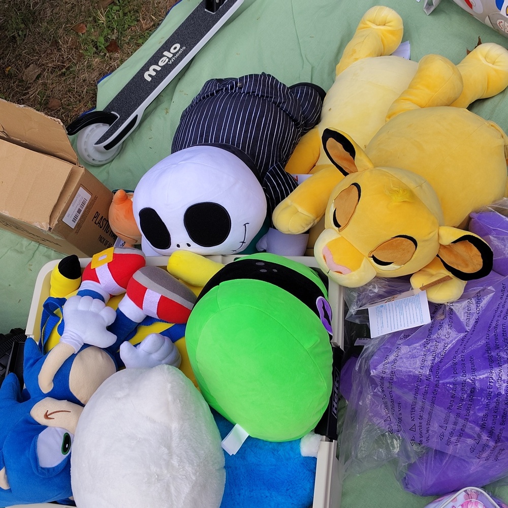 CHOICE LARGE STUFFED ANIMAL